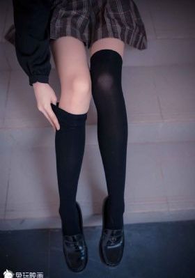她唇之下免费观看完整版_720高清视频播放
