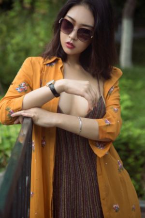 丈夫不在的午后美好时光_720高清视频播放